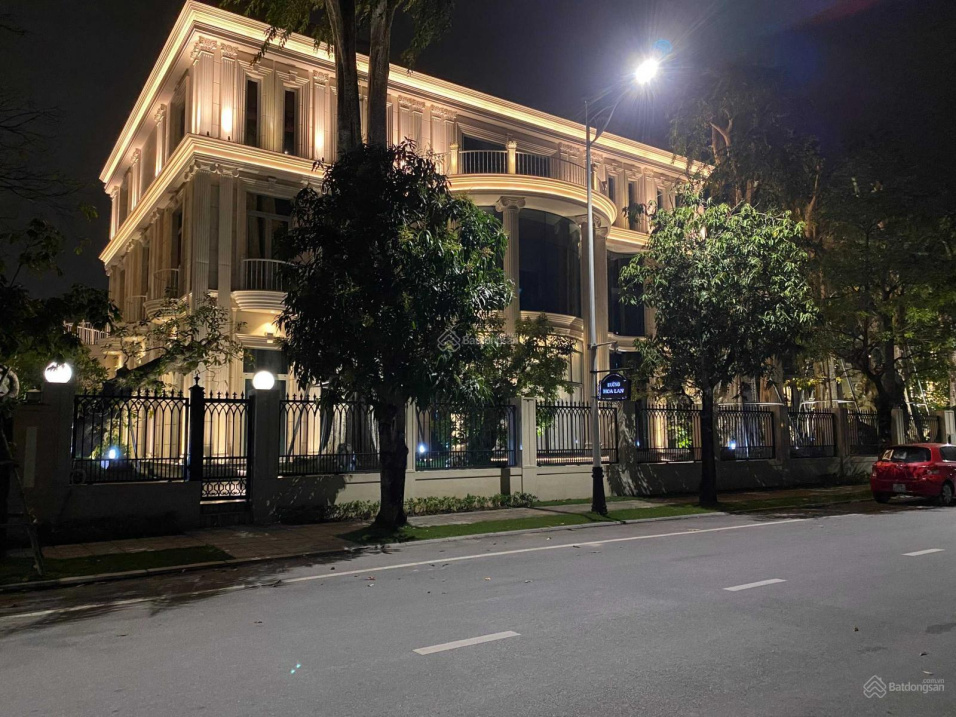 Siêu biệt thự 995m2, thô Vinhomes Riverside 1, sông to, giá trị sống bậc nhất, LH: 0984 926 556