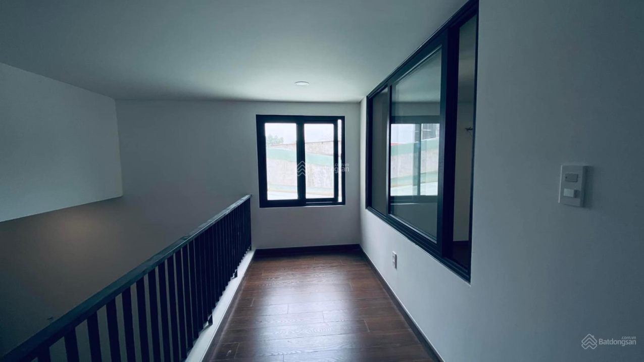 Siêu hiếm! Nhà cách Lê Văn Việt chỉ 15m, DT 92m2, trệt 1 lửng, nhà đầy đủ nội thất giá chỉ 7.5 tỷ