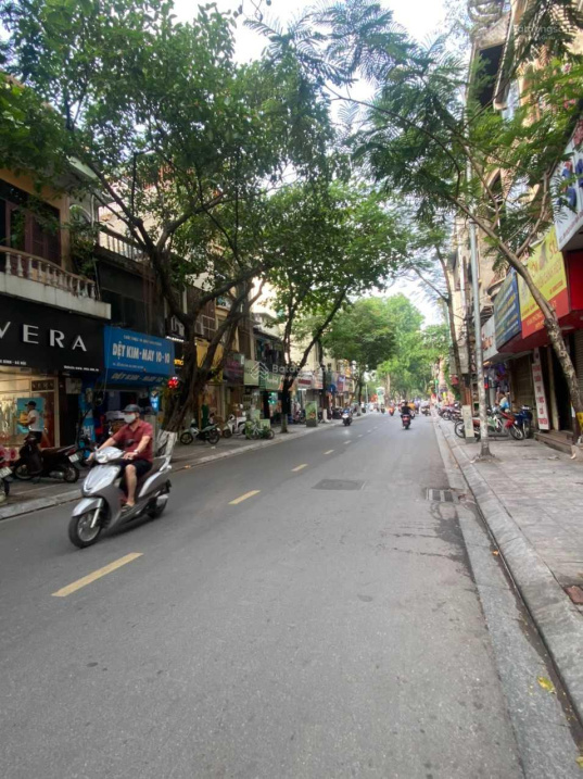 Siêu rẻ! Chủ bán lô góc văn phòng - kinh doanh - ô tô đỗ - phố Lê Văn Lương-Trung Hòa-140m2-26 tỷ