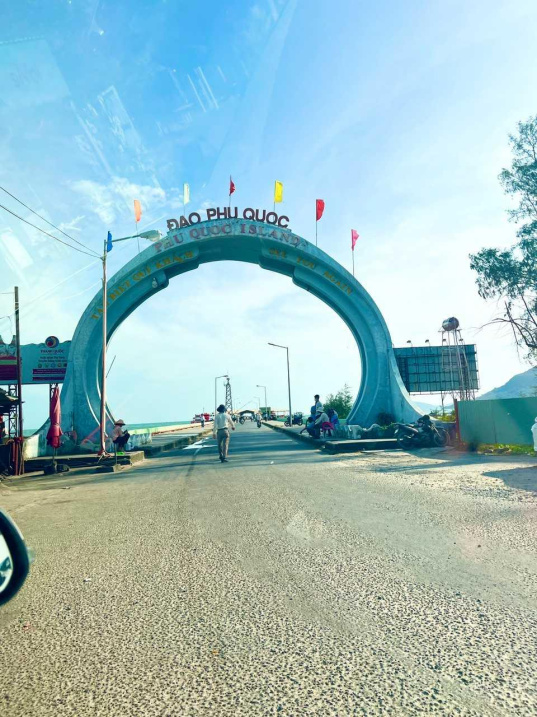 (Siêu rẻ) vợ chồng em bán đât Phú Quốc 100m2 đường 7m, 530 triệu