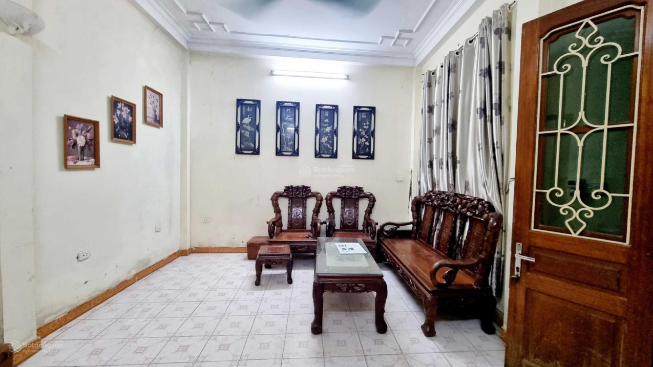 Siêu rẻ. Bán gấp nhà Bạch Mai 35m2, 4 tầng, MT 5m, chỉ 3.3 tỷ, oto đỗ sát nhà