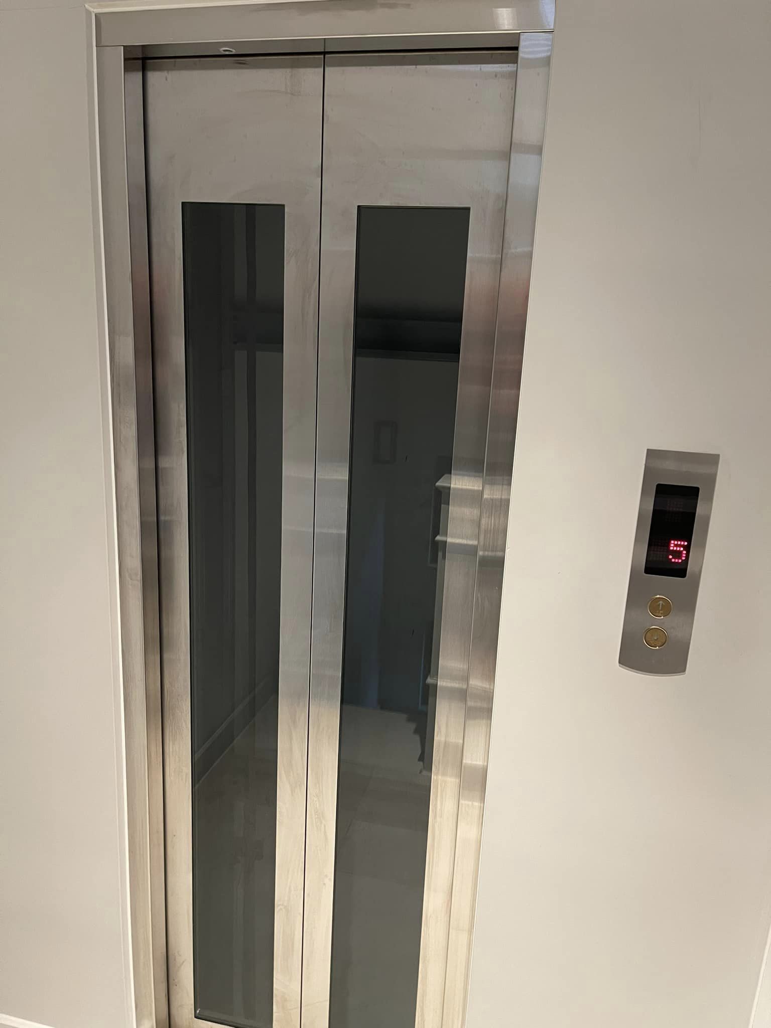 13 tỷ kinh doanh phố Thụy Khuê 35m2, 5T thang máy lô góc MT5.9m vip quận Tây Hồ