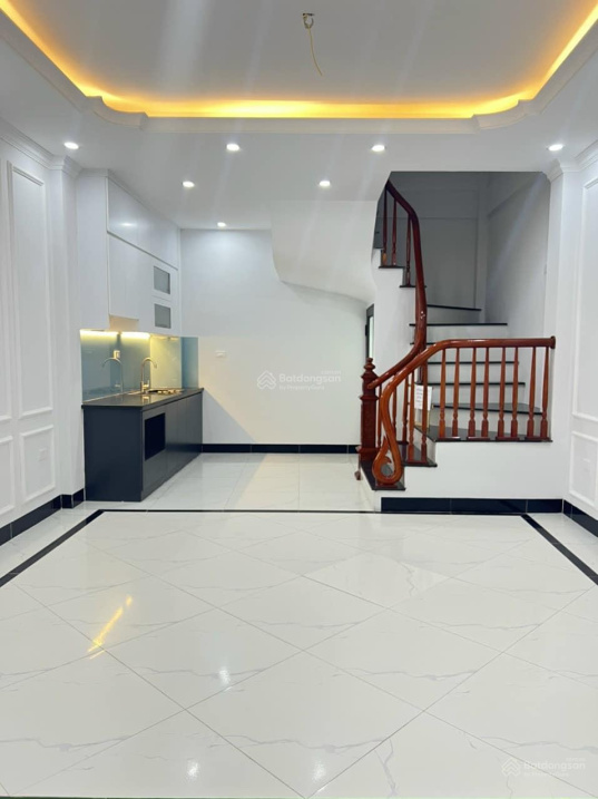 Thật 100%! Bán nhà Mỹ Đình, lô góc, sát ô tô, gần phố, nhà mới ở ngay, 36m2*5T, giá chỉ 2.75 tỷ