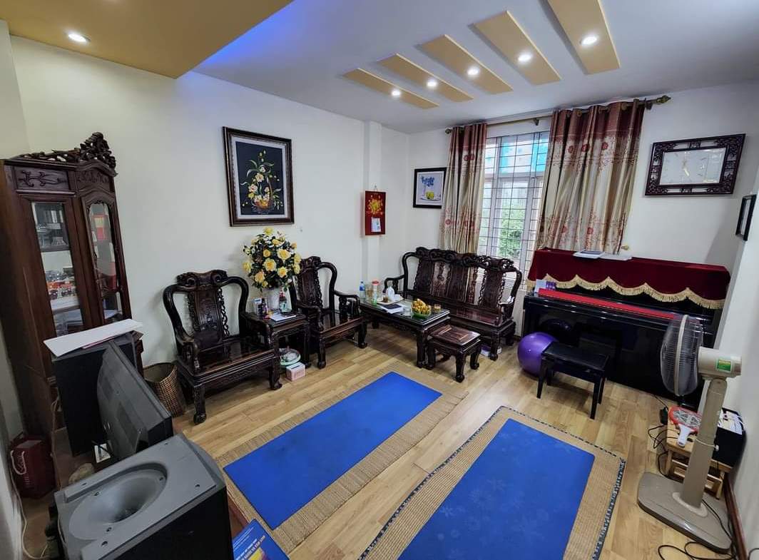 Mặt phố Thụy Khuê sầm uất gần tòa Sun Grand City, 2 mặt đường 38m2 chỉ 8.88 tỷ.