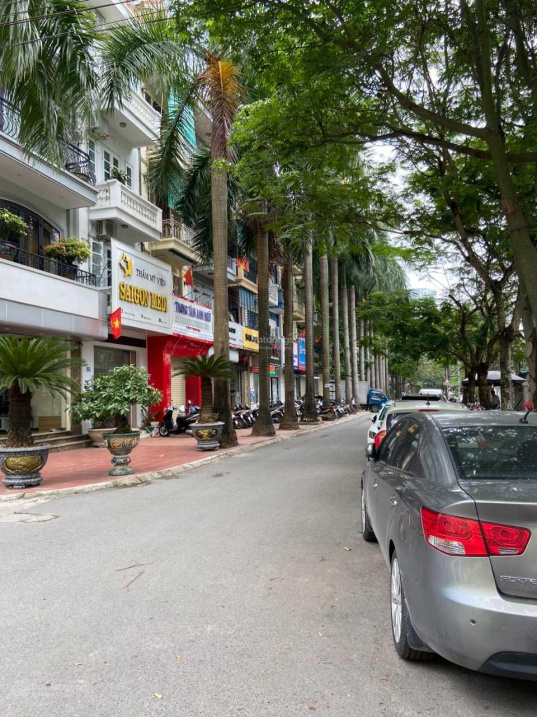 Tòa văn phòng Liễu Giai 148m2, 7 tầng, mặt tiền 9m ô tô tránh. Giá 36.5 tỷ