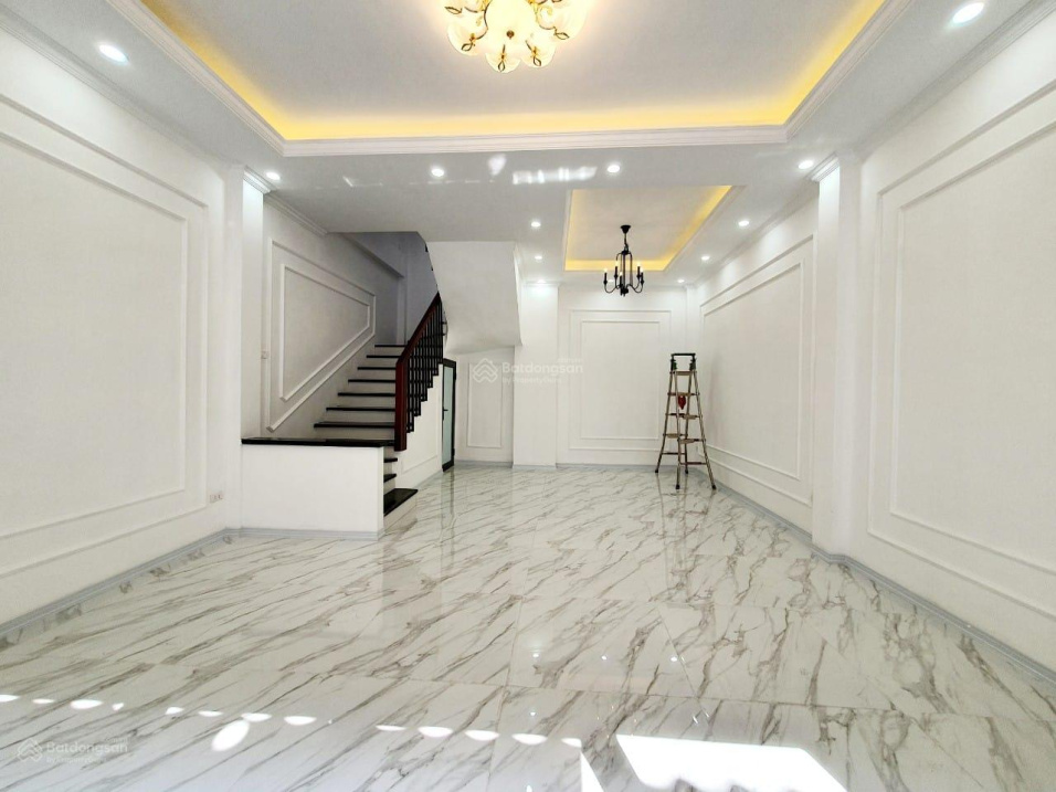 Tứ Liên - bán nhà nhỉnh 3 tỷ sổ vuông đẹp