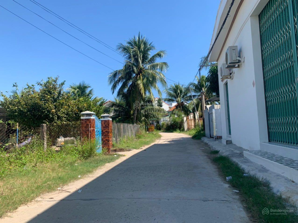 Vỡ nợ, cần bán gấp lấy tiền trả trước Tết, 182m2, đất ven biển Bắc Vân Phong, 1,4 tỷ