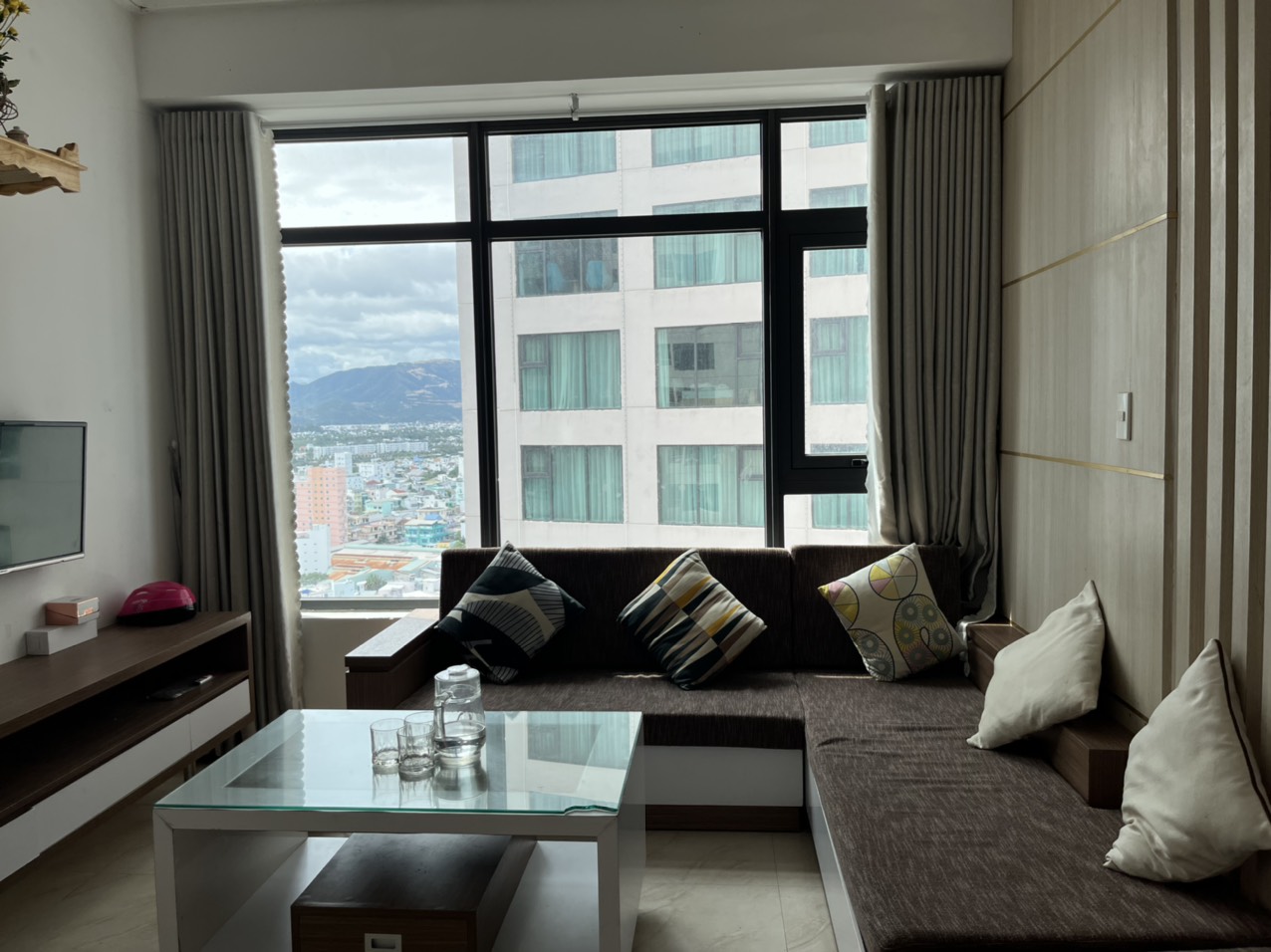 Cho thuê căn hộ 2pn Mường Thanh Viễn Triều Nha Trang full nội thất, sát biển.