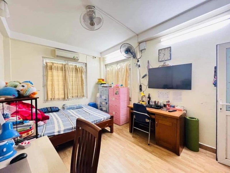 Bán gấp nhà Đường Khuất Duy Tiến, 35m2 x 3T, MT 3.5m Nhỉnh 3 tỷ