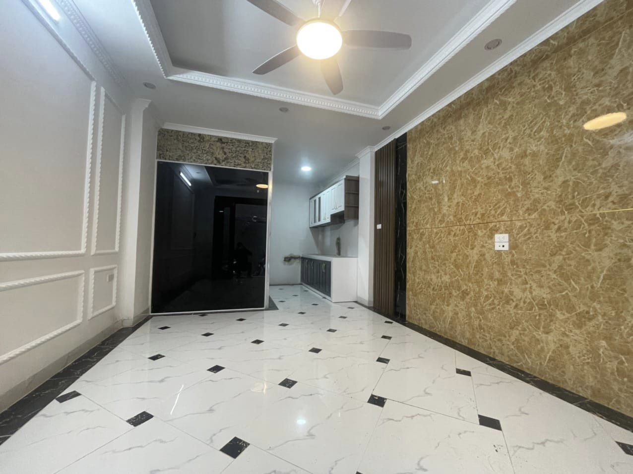 Bán nhà Đội Cấn BĐ, 35m, 5 tầng thang máy, MT 4m, nhà đẹp long lanh, giá 4 tỷ 7.