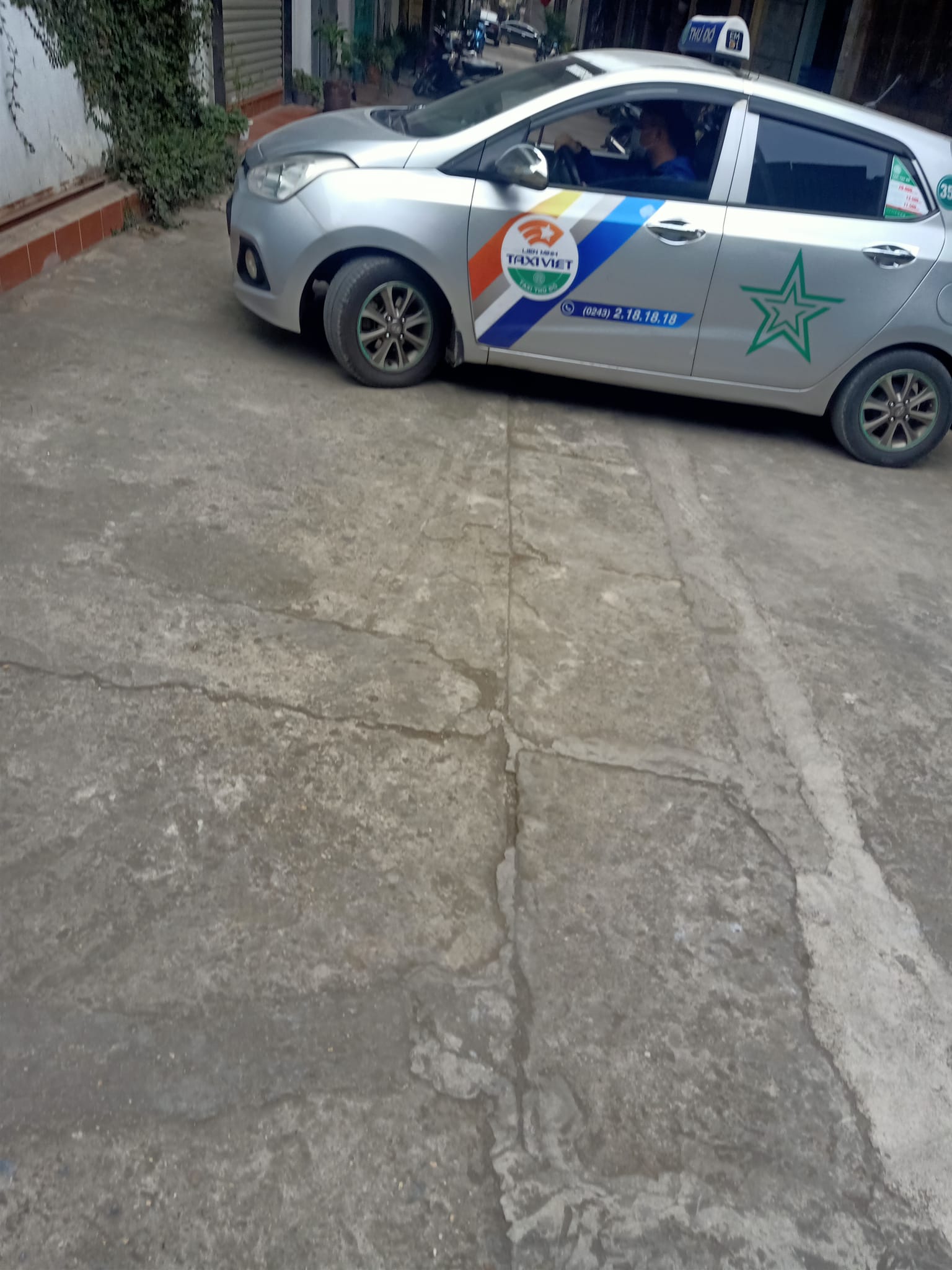 Bán nhà Tứ Liên, Tây Hồ, ô tô vào nhà, 50m , MT 5m, giá 2 tỷ 4.