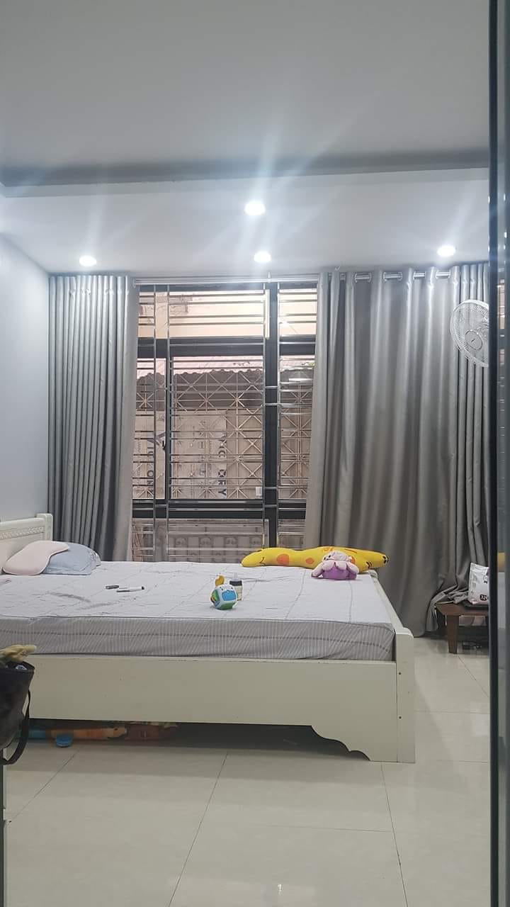 Bán nhà Văn Cao, Ba Đình, 2 mặt thoáng, 50m, giá 6 tỷ 2.