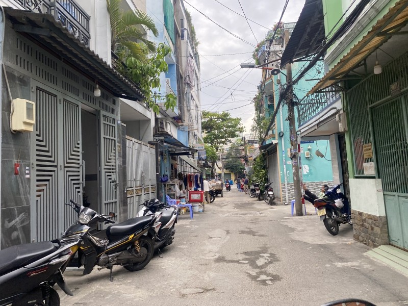 TRỊNH ĐÌNH TRỌNG- TÂN PHÚ - XE TẢI CÁCH NHÀ 10M - SỔ VUÔNG - CHỦ GẤP BÁN- 45M2- CHỈ 4 TỶ