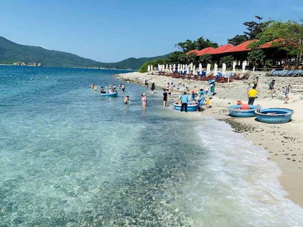 Bãi Tranh Nha Trang thu hút khách du lịch thuộc đảo Trí Nguyên ban-dat-dao-tri-nguyen-nha-trang-4
