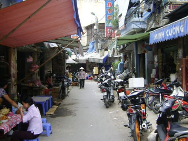 ban-nha-nguyen-thien-thuat-hoan-kiem-2