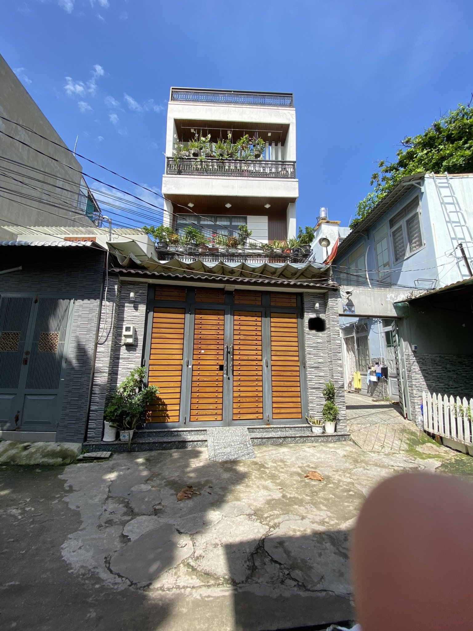 Biệt thự LÊ VĂN PHAN, QUẬN TÂN PHÚ, 224M2(14X16), 4 TẦNG, HẺM 1/ XE TẢI