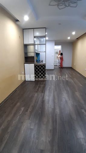 Cần bán căn hộ tập thể Trường ĐHSPHN, sổ đỏ CC, nội thất thiết kế, giao nhà ngay