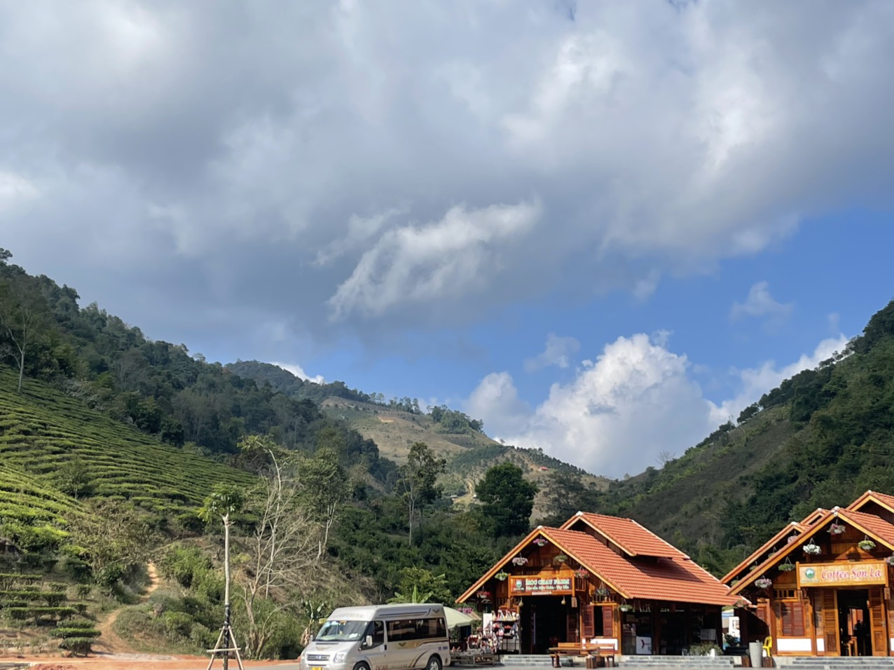 BÁN ĐẤT MỘC CHÂU SUỐI CHẢY QUANH NĂM CẠNH THÁC DẢI YẾM GIÁ RẺ