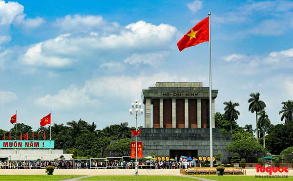 Lăng Bác đặc biệt đông vào những ngày Lễ lang-bac-trong-ngay-quoc-khanh