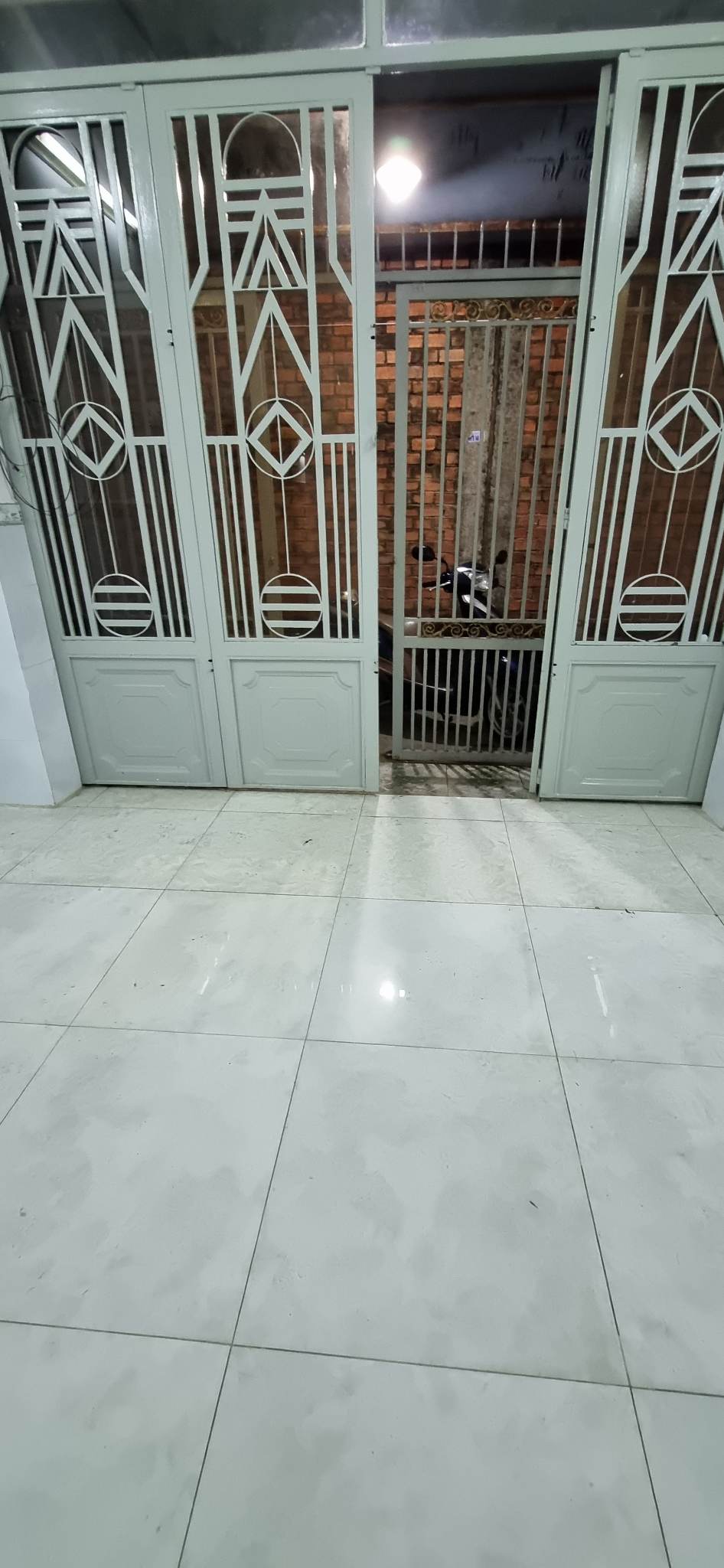 Bán nhà Hóc Môn, gần Mặt tiền đường Nguyễn Ảnh Thủ, 43M2, Ngang 4M, 2 Tầng, Chỉ 2 Tỷ 5