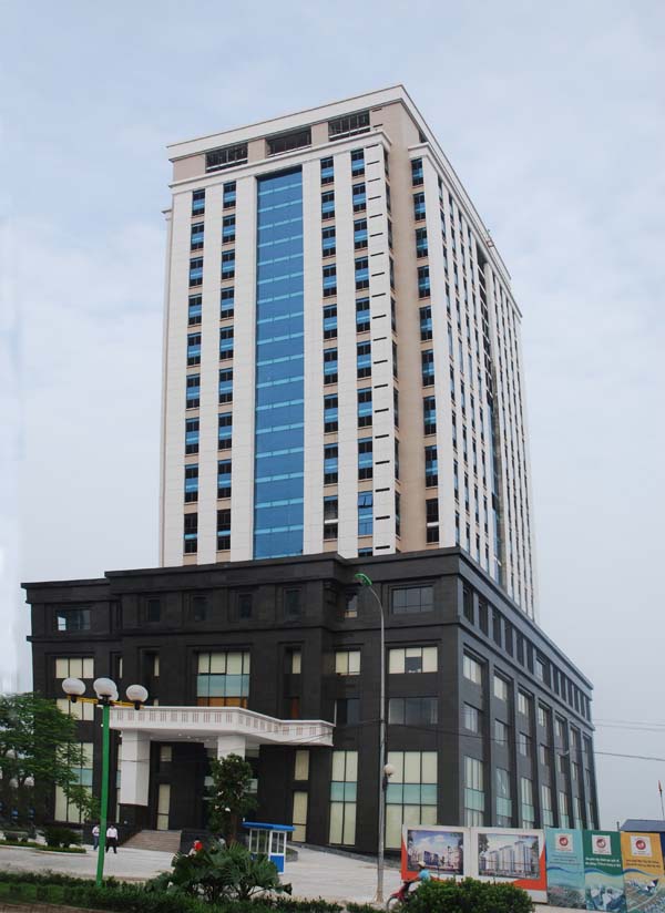 nam cuong building 1615006 1