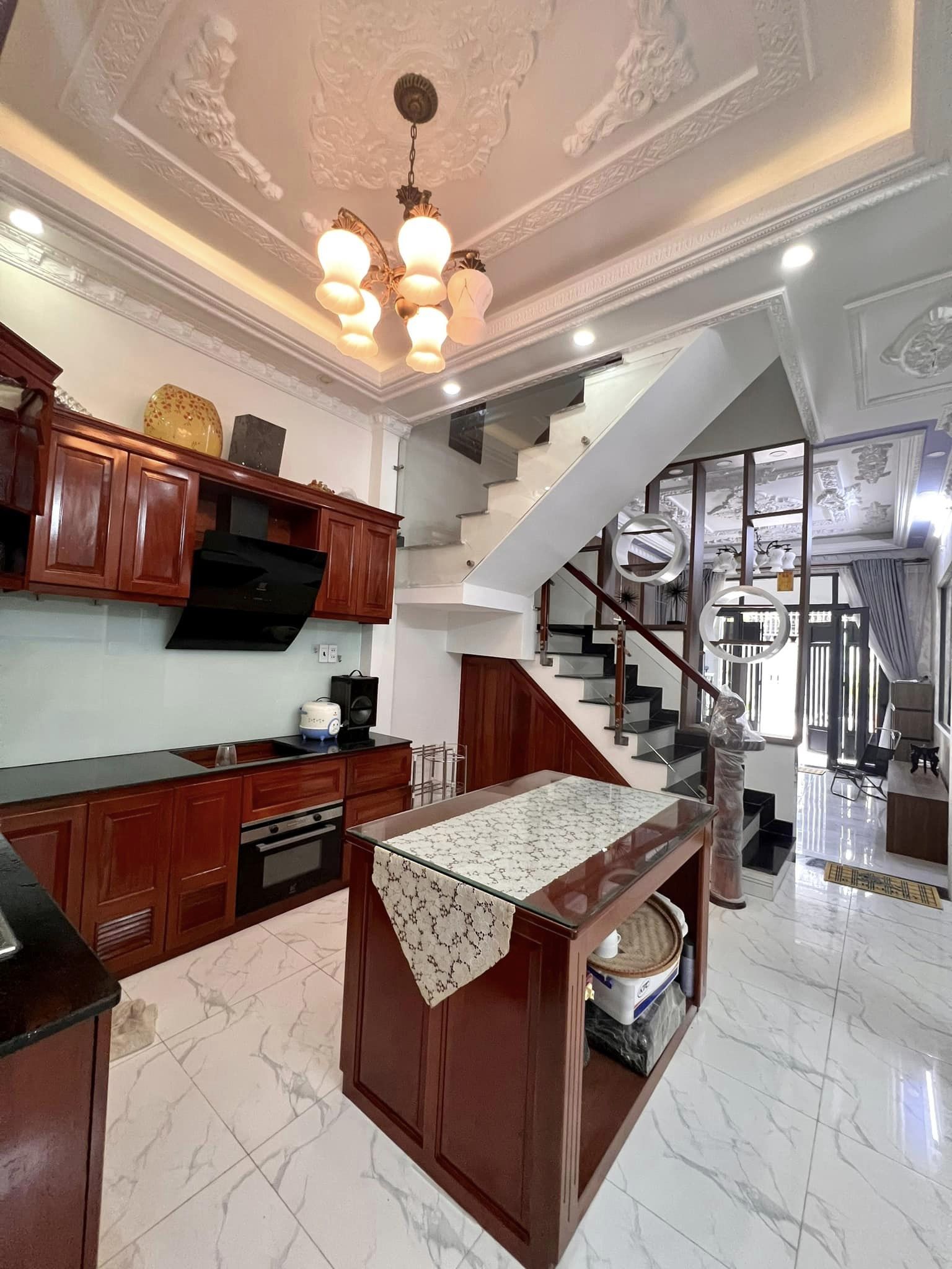 Nhà 4 Tầng MT hẻm xe tải đường Lê Văn Lương, Quận 7, DT 56m2, 5PN chỉ 9 tỷ hơn xíu