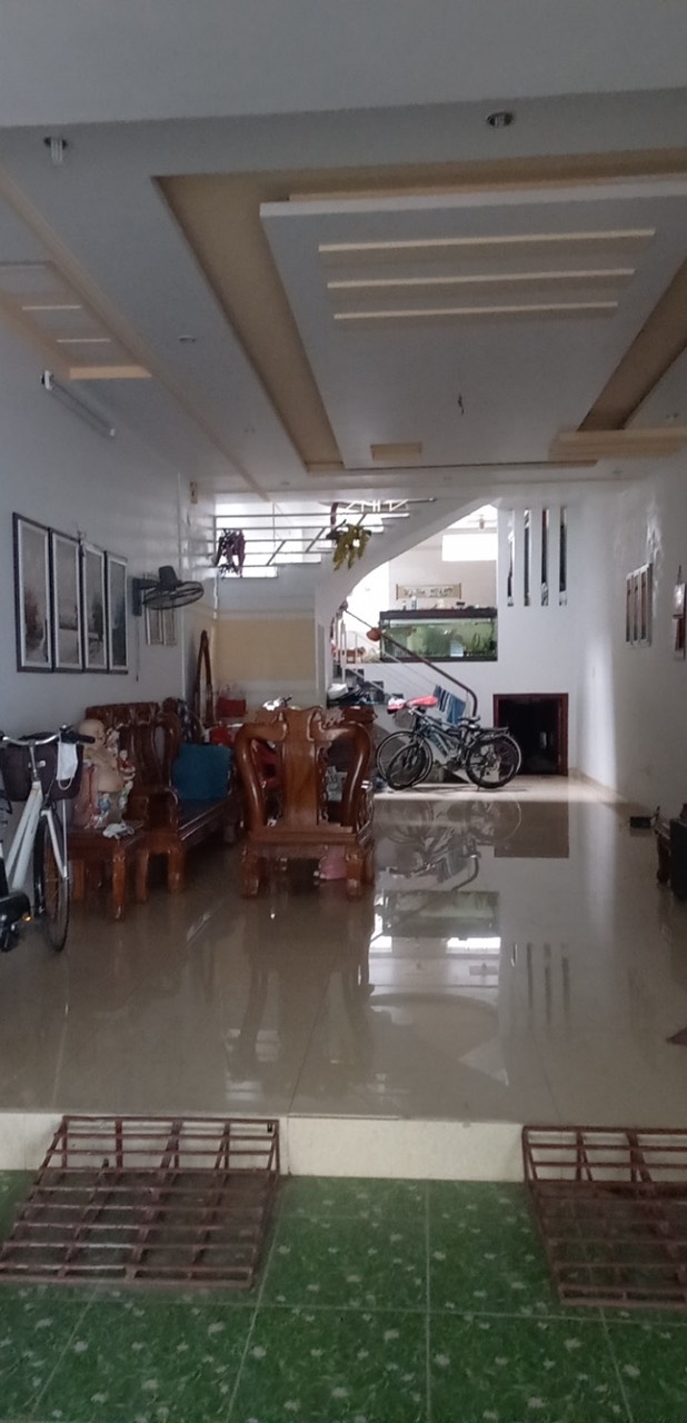 Cho thuê nhà mặt đường Nguyễn Công Hoà - 90m2 x 2 tầng - mt 5m - 12 tr/tháng