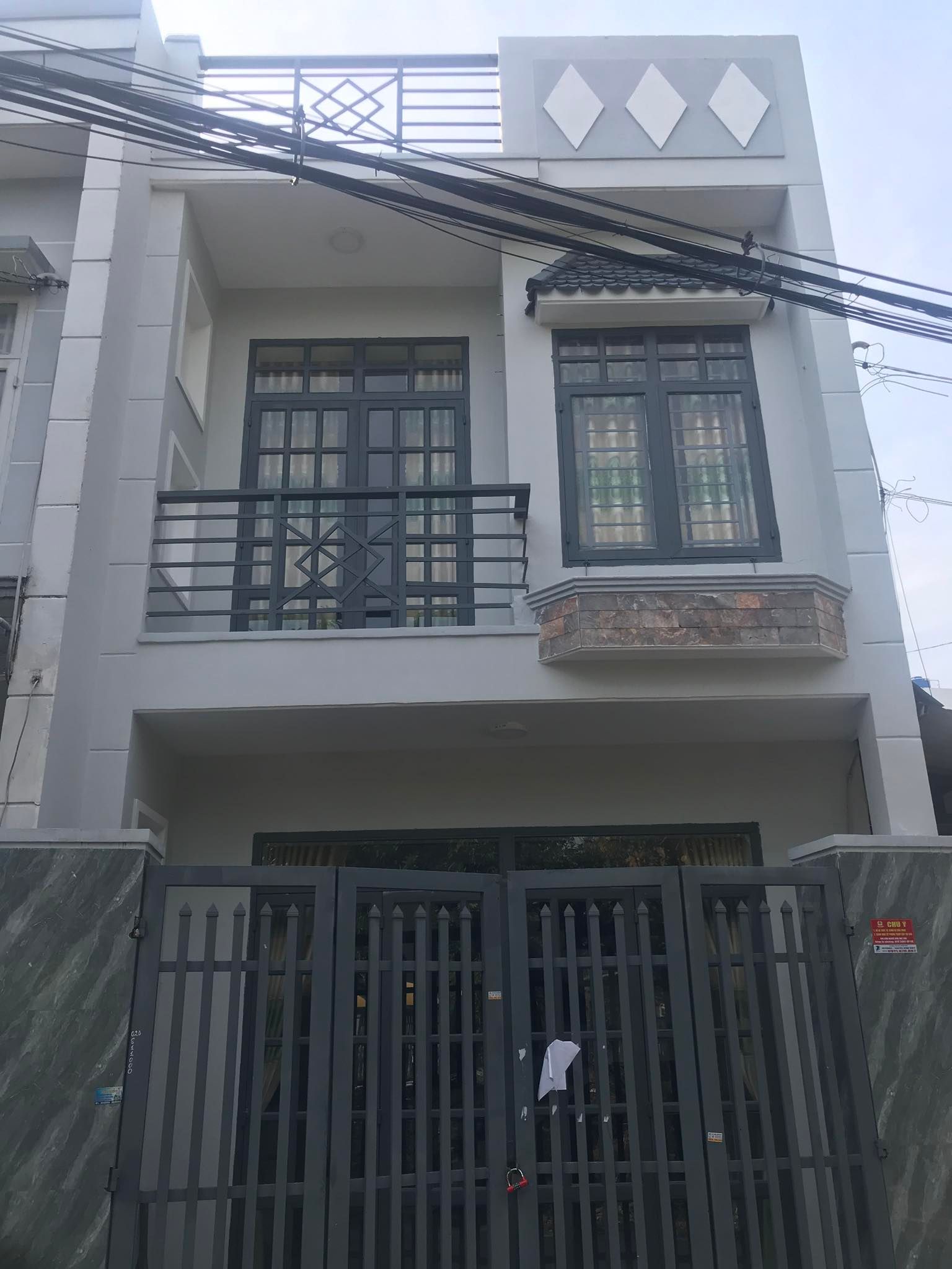 Cực hót! Nhà lô gốc, 72m2, chỉ 4 tỷ 200tr, Hà Huy Giáp, Quận 12.