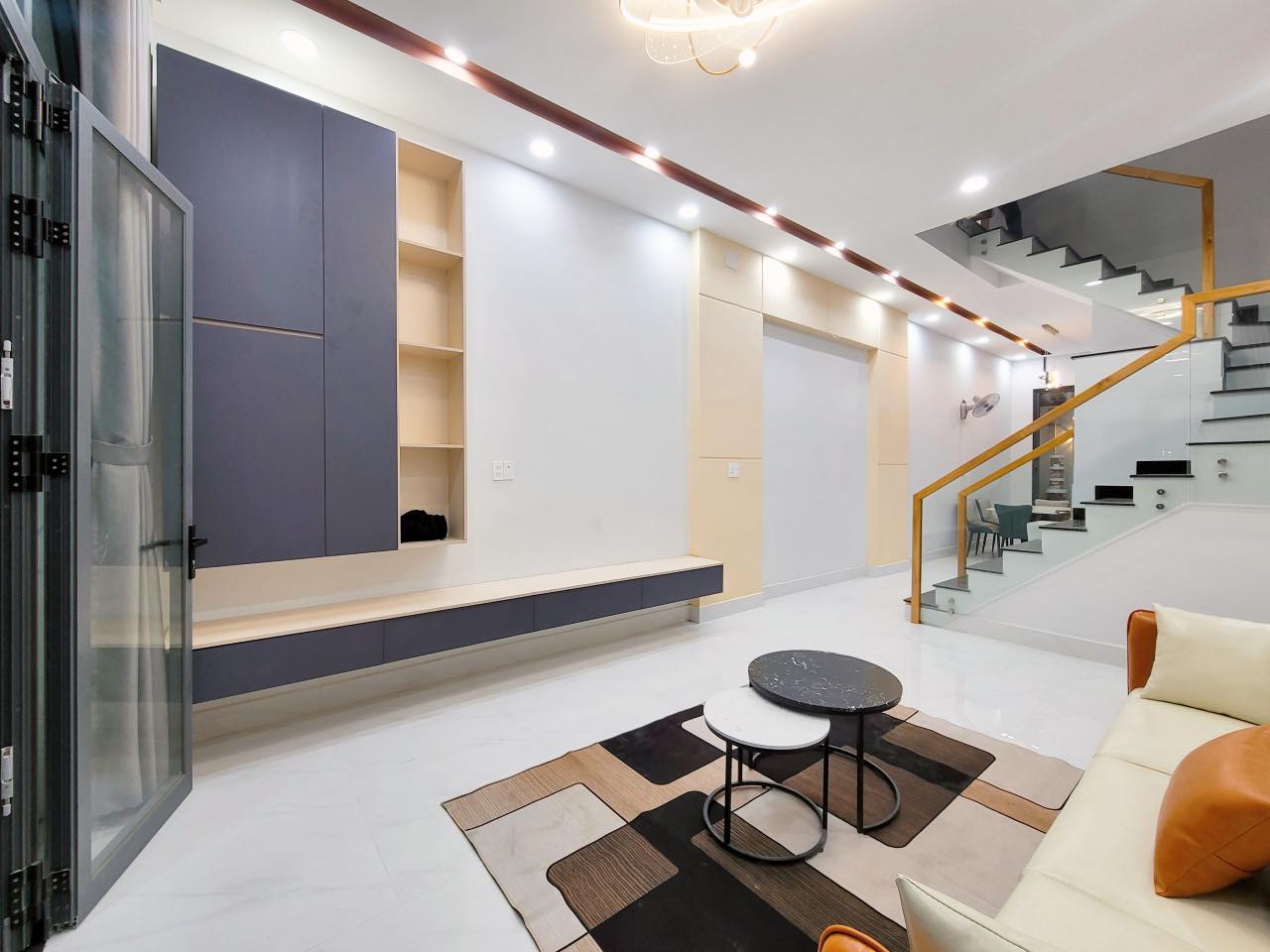 Bán gấp nhà HXH, 4T, 63m2, Hà Huy Giáp, quận 12, chỉ 6 tỷ 700 triệu