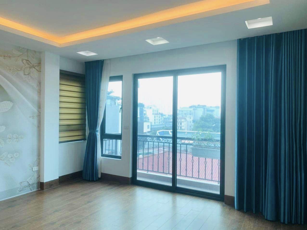 Bán nhà mặt phố Yên Lãng, 80m2, kinh doanh đỉnh, thang máy xịn xò, 23 tỷ