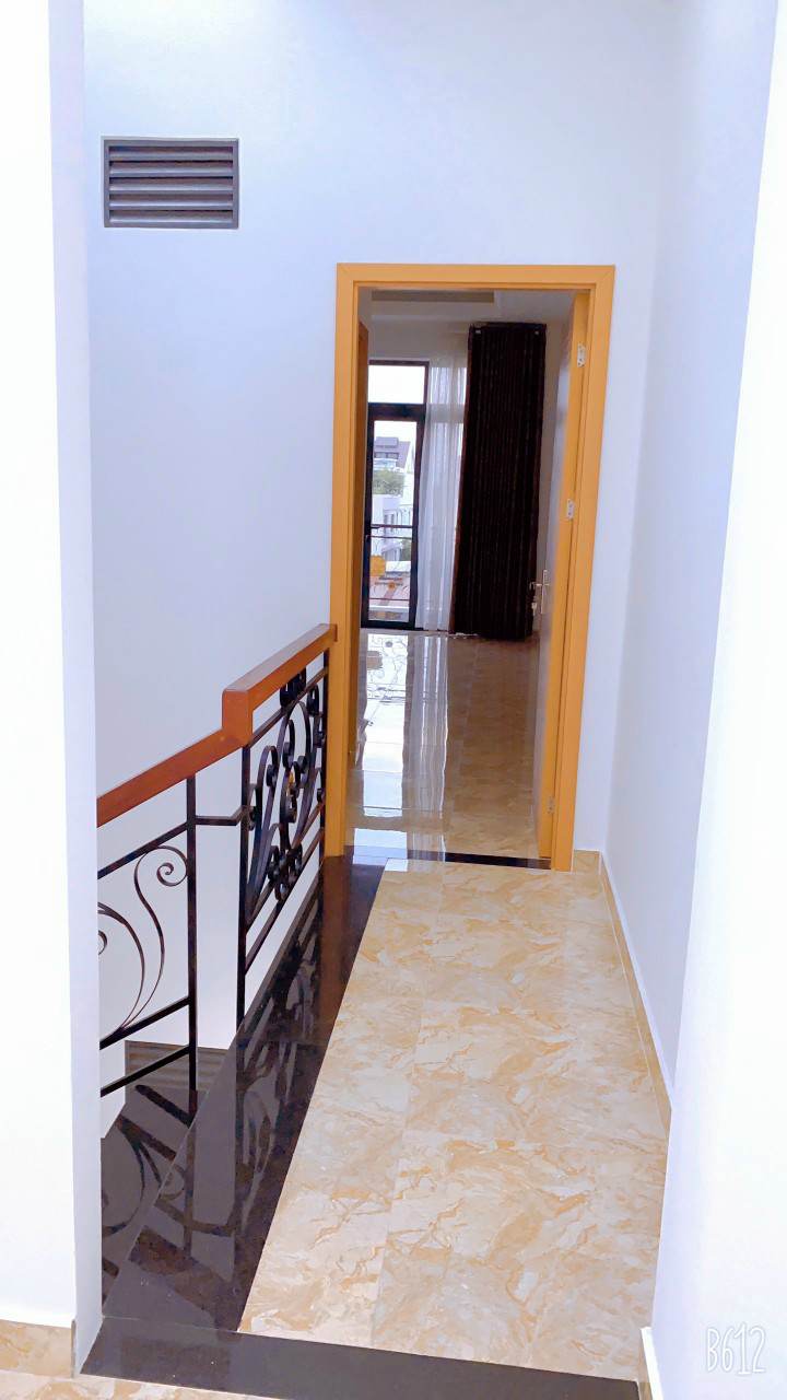 Bán gấp nhà HXH né nhau, 5T, Nguyễn Ảnh Thủ, q12 chỉ 6 tỷ 500tr