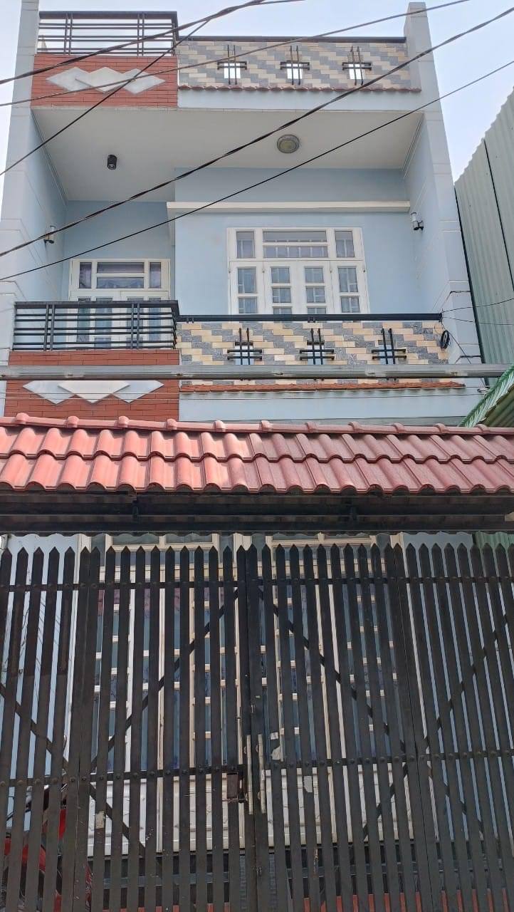 Bán nhà 2 tầng đường lê văn quới, hẻm xe hơi, 105m2 chỉ 6.3 tỷ