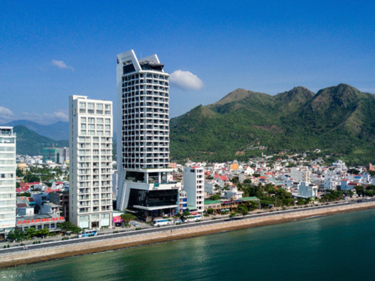 review-boton-blue-hotel-spa-nha-trang-0