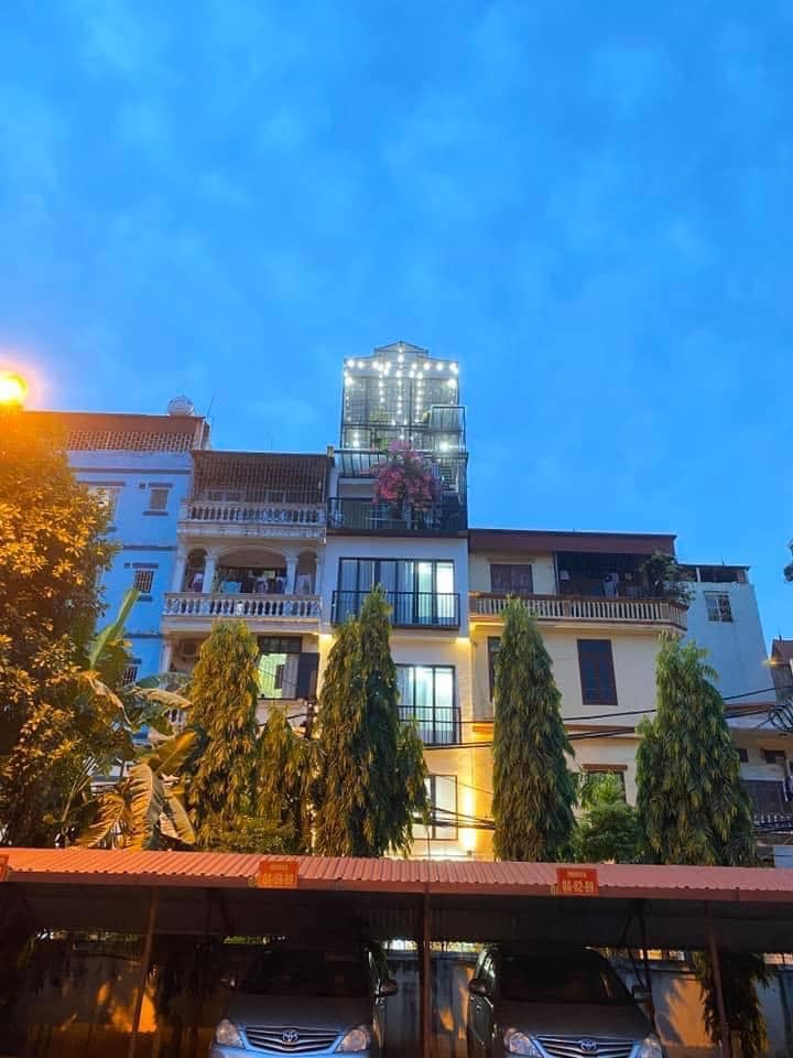 BÁN NHÀ MẶT PHỐ HOÀNG VĂN THÁI, 25M2, 7 TẦNG, MT 4,8M, GIÁ 7,9 TỶ.