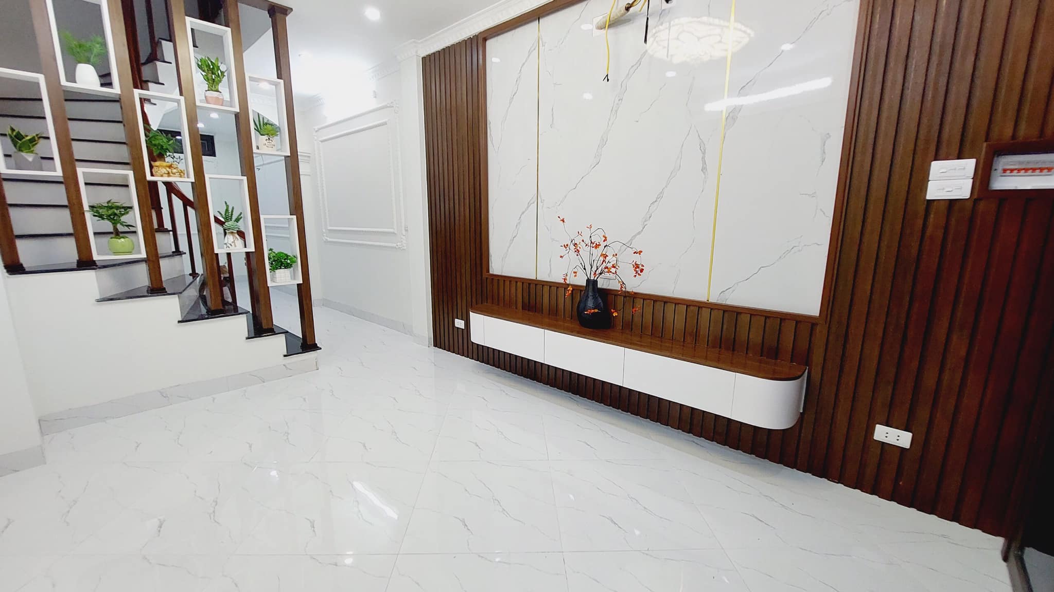 Bán nhà 35m x 5T, 5 ngủ ô tô đỗ cửa tại Tây Sơn, Đống Đa, nhà mới, đẹp.