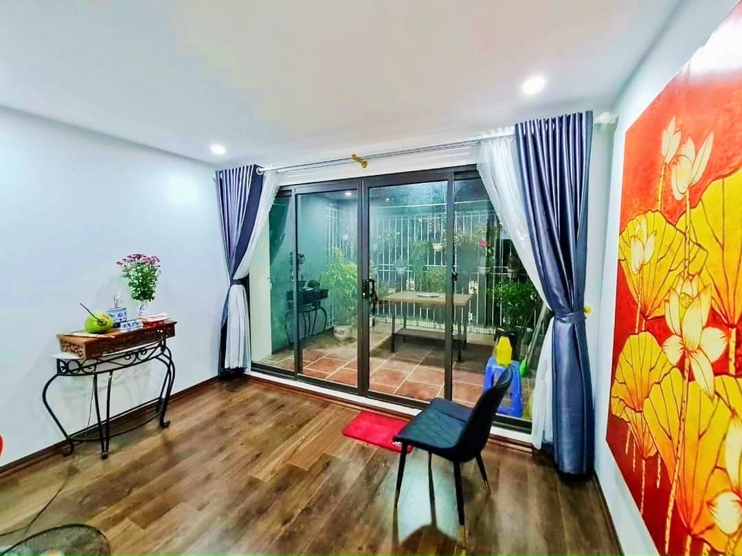 Bán tập thể A7 Trần Quốc Hoàn, Cầu Giấy, 110m2, ngõ thông, đủ đồ chỉ 2,55 tỷTL