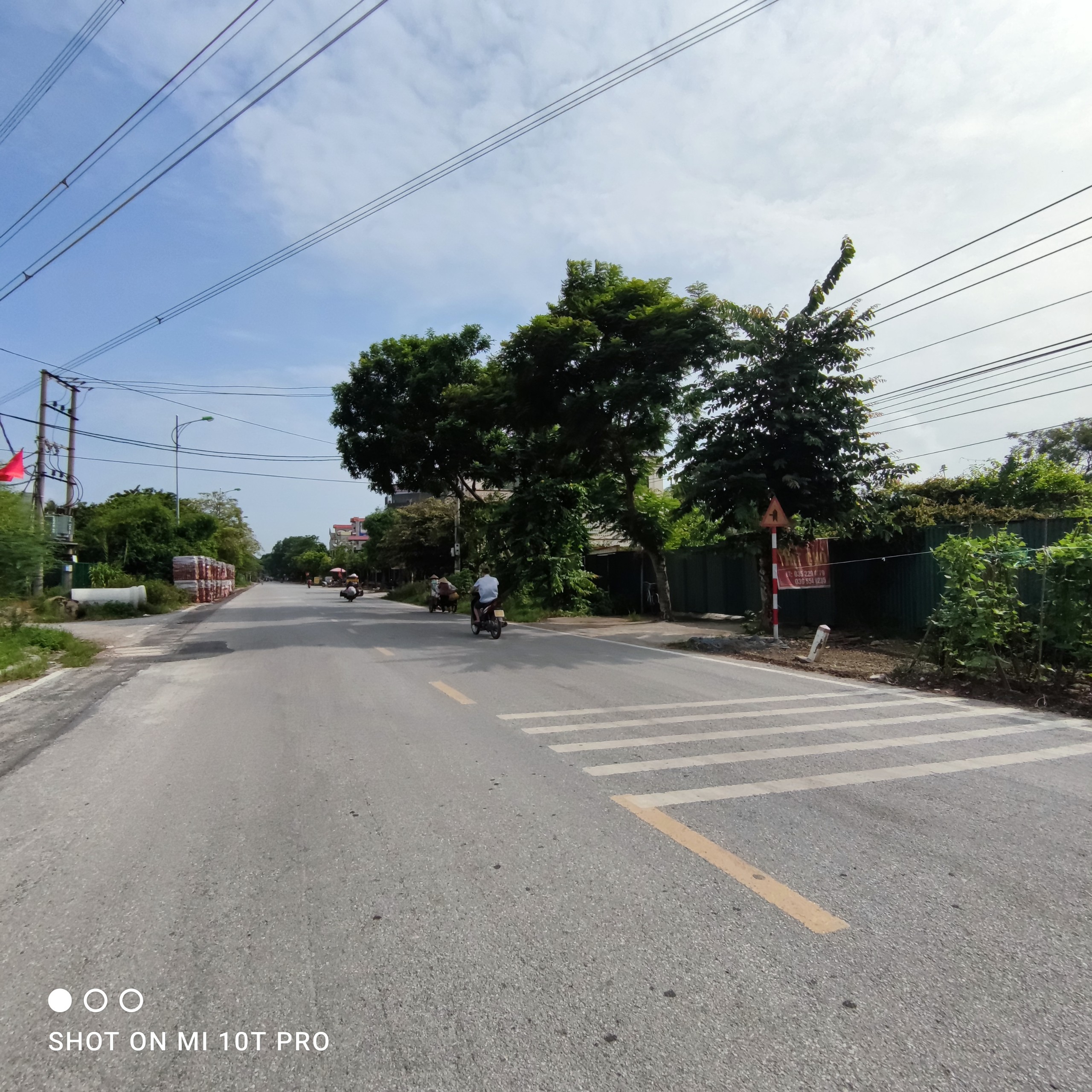 Bán nhà Đình Tràng, Dục Tú, Đông Anh 180m2, MT 6m 4.5 tỷ ôtô vào, 2 mặt ngõ