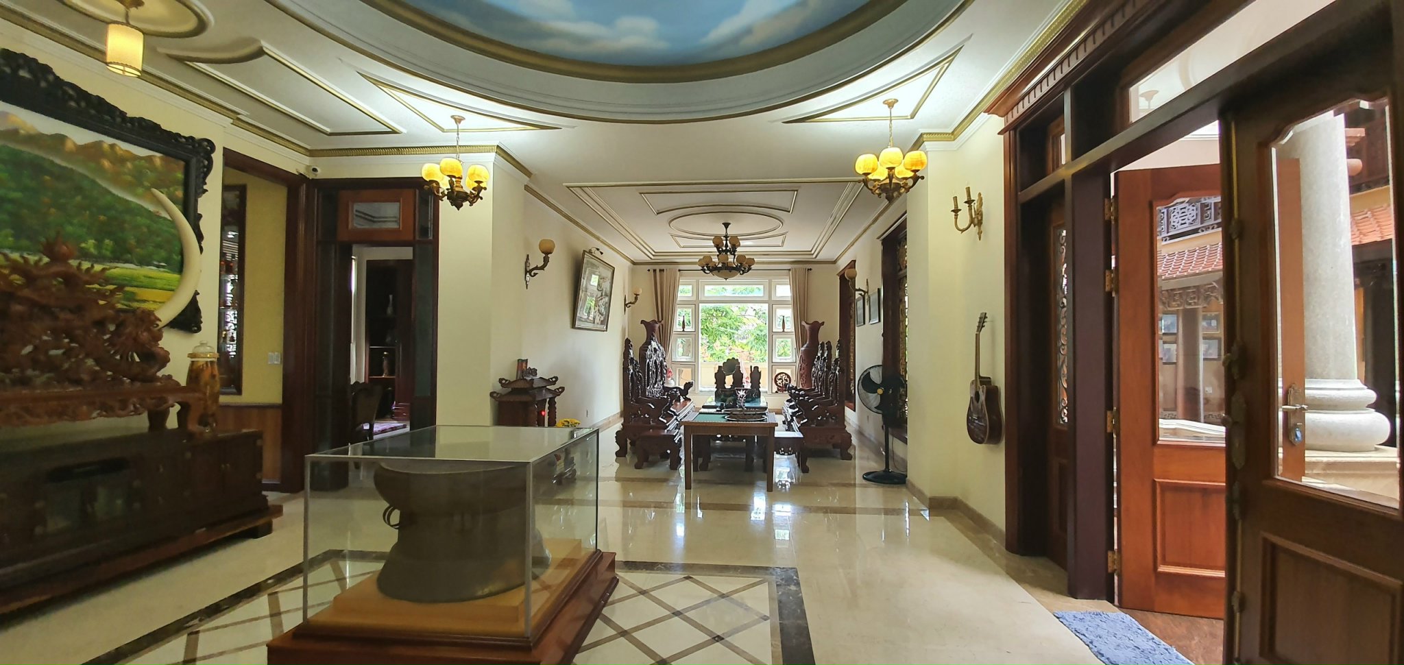 Bán biệt thự 1340m2 mặt tiền bờ hồ đường Xô Viết Nghệ Tĩnh