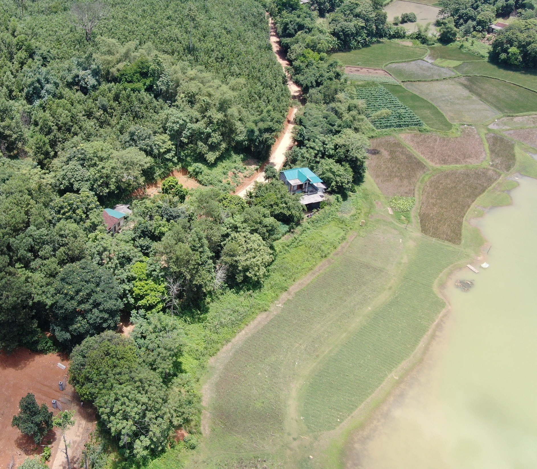 TRANH THỦ GIÁ HỜI Cần bán SIÊU PHẨM hồ siêu đẹp giá siêu hời tại Lạc Sơn ChỈ từ 280 ,2 lô đất Thổ Cư view hồ