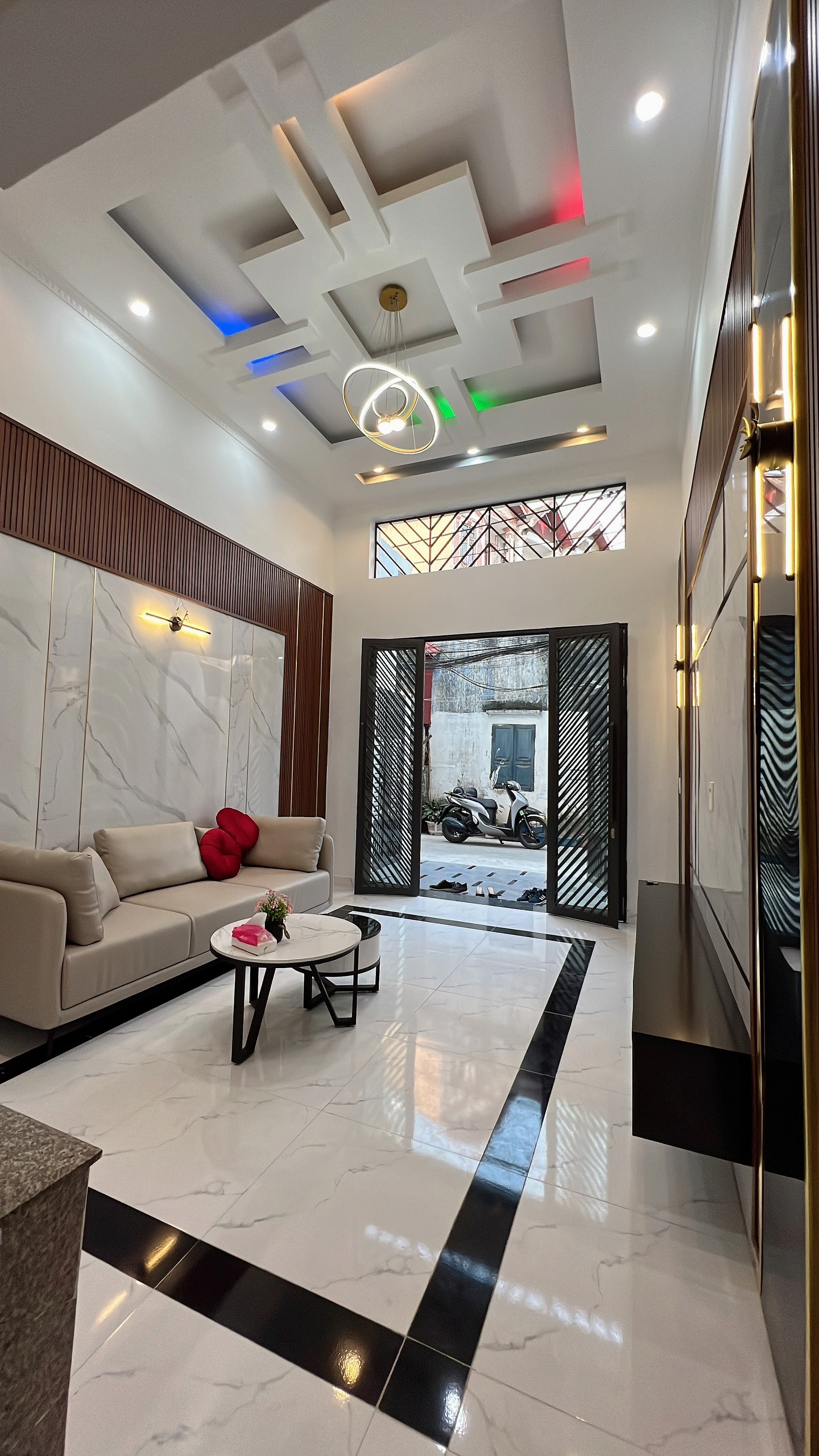 DUY NHẤT LẠCH TRAY Nhà DÂN XÂY ĐỘC LẬP