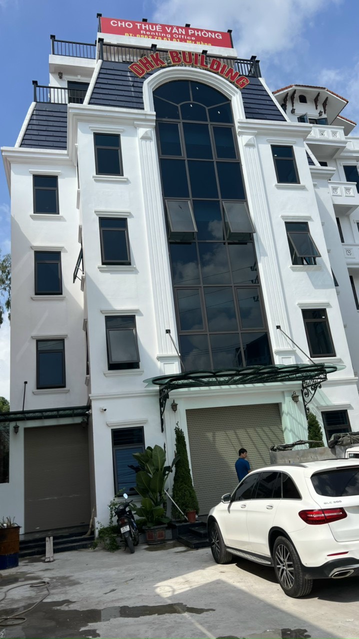 Chính chủ cho thuê toà nhà nguyên căn 4 tầng hoặc thuê tách lẻ từng tầng tại số 41 Thạch Lỗi QL 2 Thanh Xuân Sóc Sơn