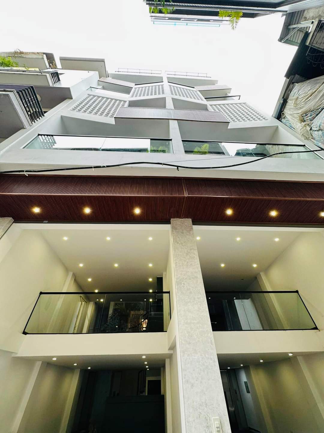 BÁN NHÀ RIÊNG LÁNG HẠ ĐỐNG ĐA 7TẦNG, THANG MÁY GIÁ 12.5 TỶ