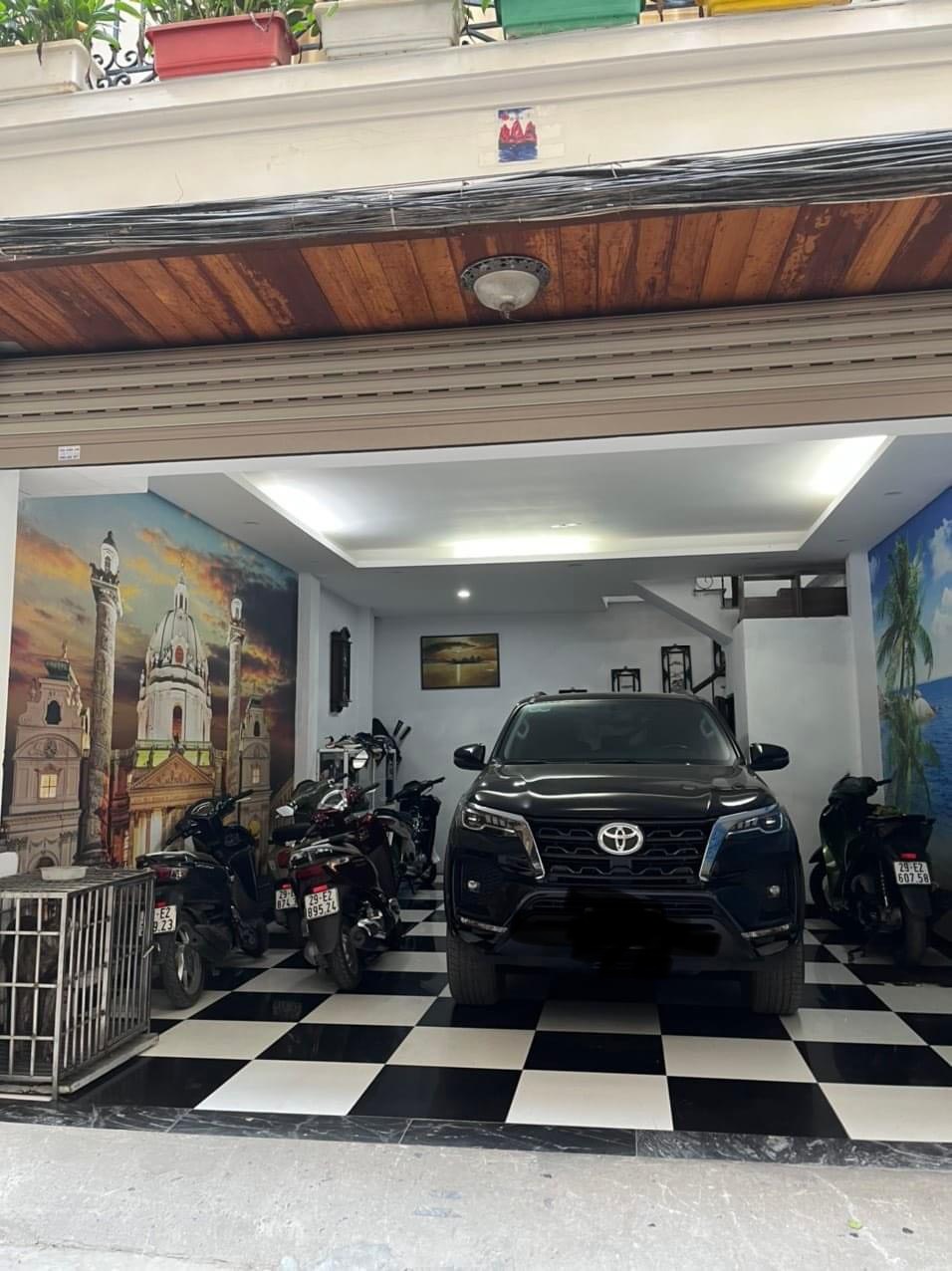 Cực hiếm Đống Đa, Đê La Thành, Gara 7 chỗ, KD đỉnh, 30m ra Phố, DT 43m2, MT 5m, 10 tỷ