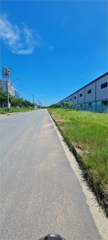 chuyển nhượng nhà xưởng hoàn thiện giai đoạn 2. DT 6800m2 Bán 40ty