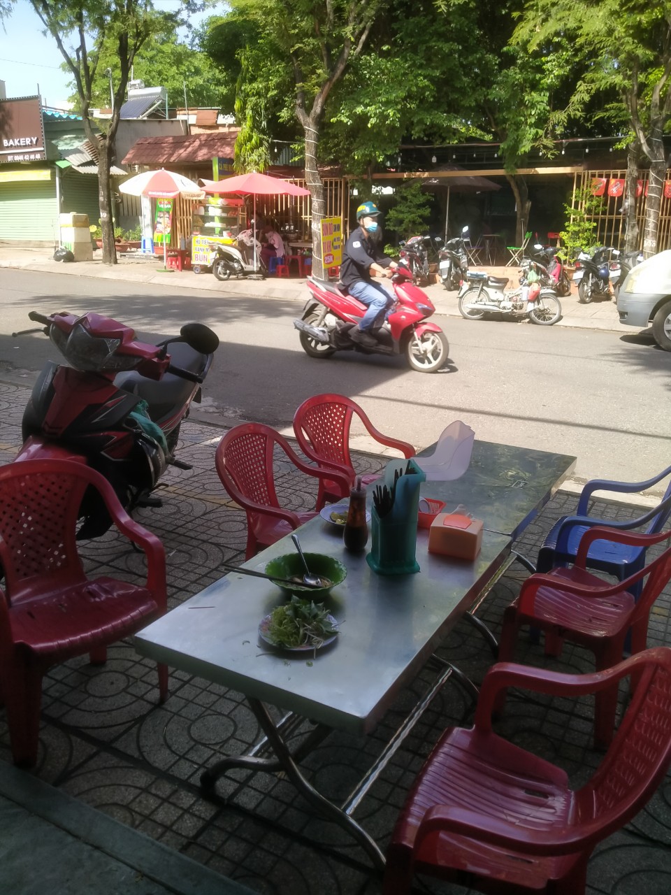 CẦN SANG MẶT BẰNG KINH DOANH BÁN QUẦN ÁO NAM MẶT TIỀN