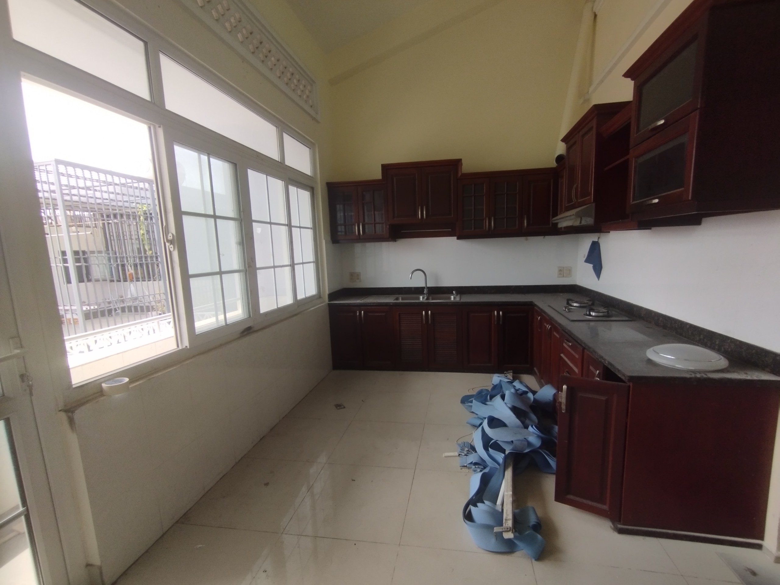 Cho thuê nhà nguyên Căn Mặt Tiền Nguyễn Thị Thập P Tân Hưng Quận 7.Dt 5x20, hầm,lửng 4 lầu.Giá 68tr/th