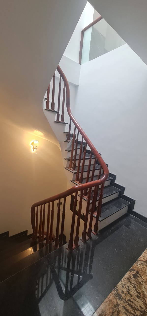 Cho thuê nhà Lê Trọng Tấn, Hà Đông, 60m2 x 5 tầng, ô tô đỗ cửa, 12.5 triệu/tháng