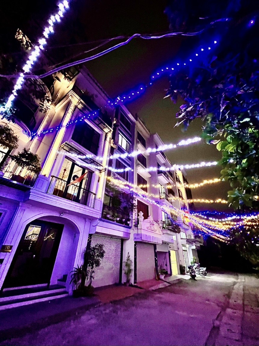 Bán Nhà Tứ Hiệp 70m5T Ôtô Đỗ Cổng, Mới Koong, Nội Thất Tiền Tỷ,