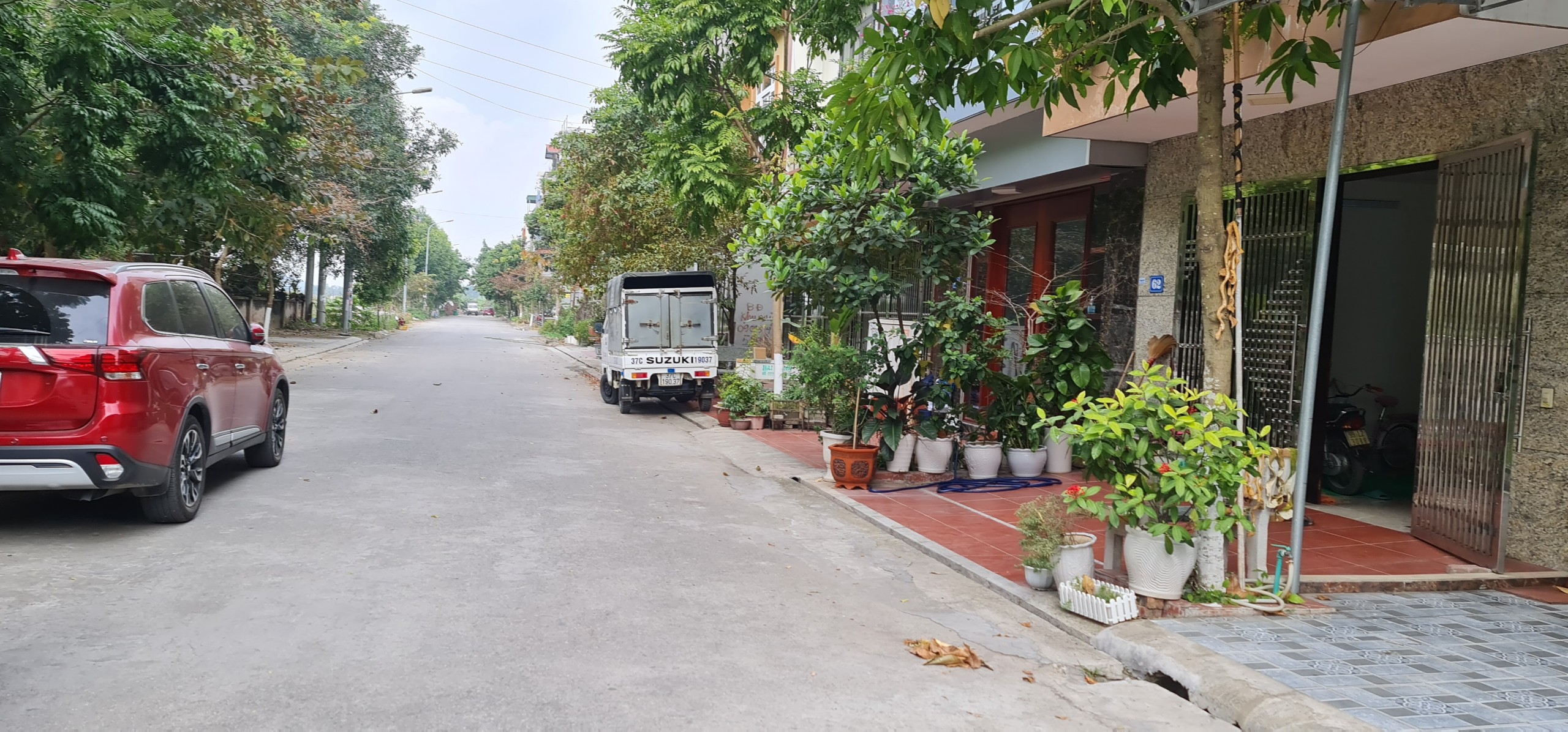 Thanh lý gấp nhà phố Nguyễn Công Trứ, Thành Phố Bắc Ninh. 3 tầng x 80m2, miễn Trung Gian