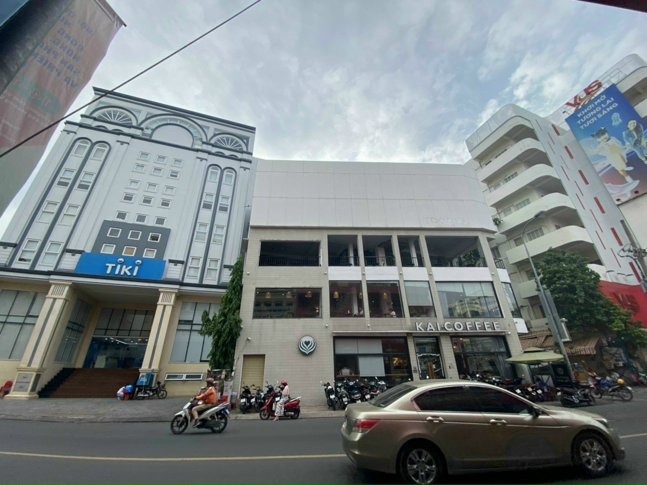 Building Ngay Góc Hoàng Văn Thụ - Hoàng Việt, Quận Tân Bình, DT : 12m❌16m, KC:Hầm+5Lầu+Sân Thượng, Khai thác 250tr/th, giảm từ 72 TỶ xuống 60 TỶ.